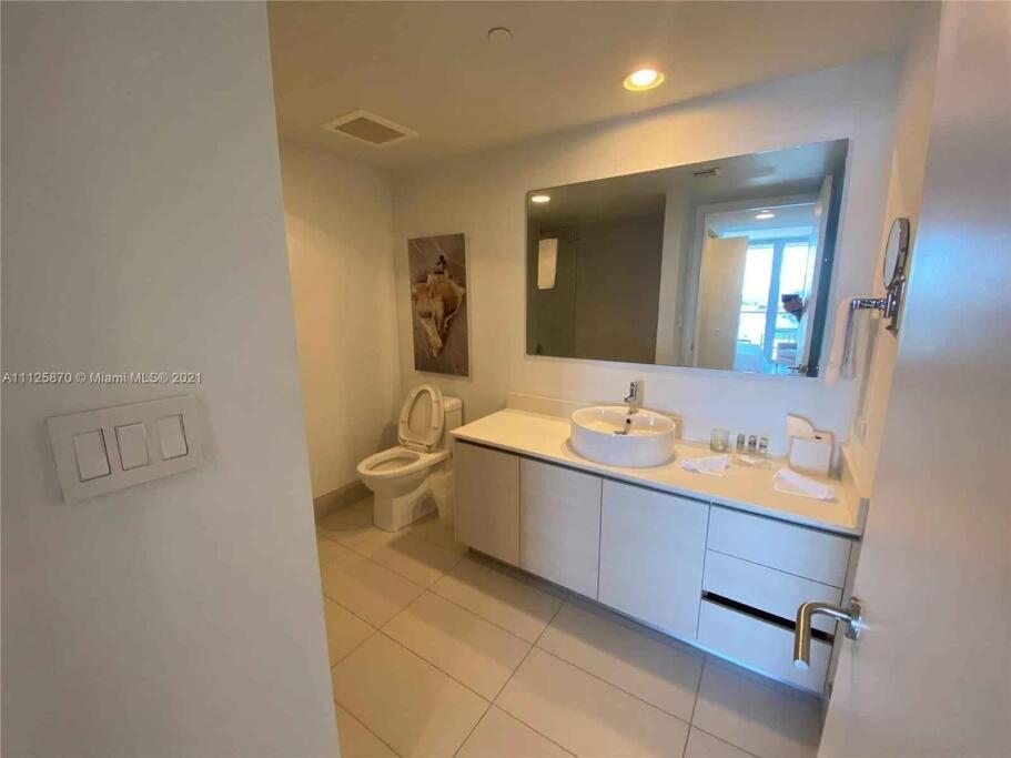 2Bd 2Ba Condo @Beachwalk Resort W/Pool Plaja Hallandale Exterior foto