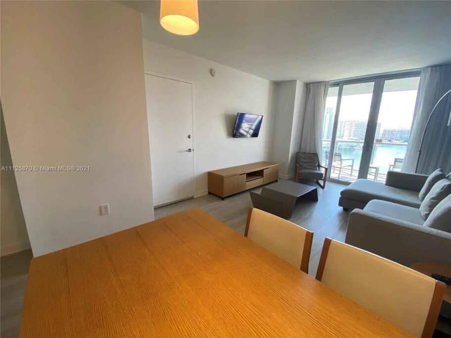 2Bd 2Ba Condo @Beachwalk Resort W/Pool Plaja Hallandale Exterior foto
